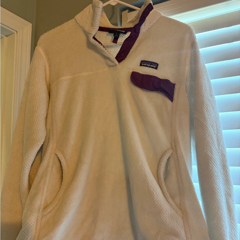 Patagonia Women's White and Purple Cowl Sweater